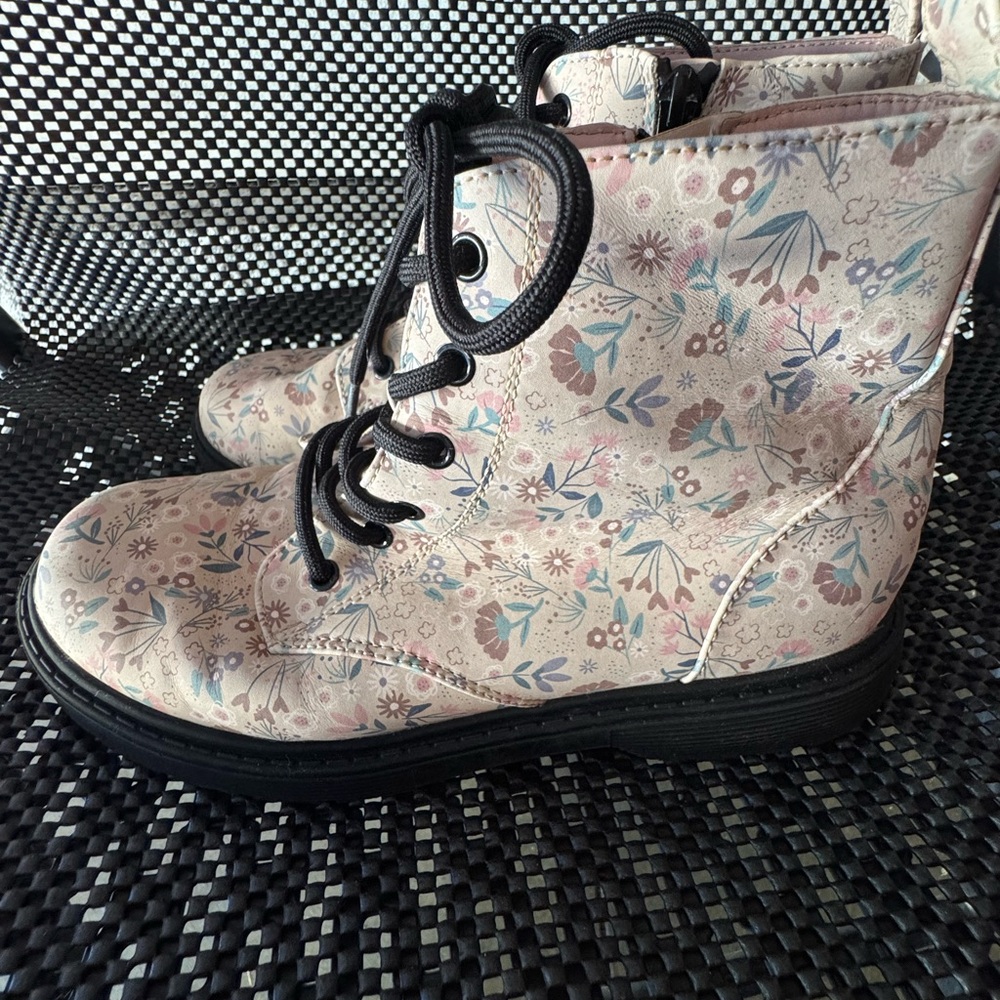 Floral Lace-Up Ankle Boots - Picture 9 of 9
